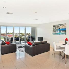 Gallery Resort Style Penthouse No 13, hotel in Victor Harbor