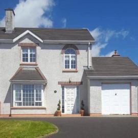 Superior 4 bedroom House Moville, hotel a Moville
