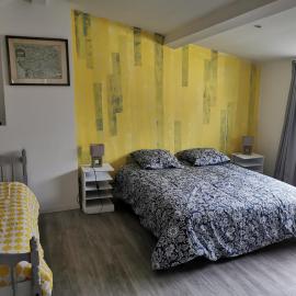 Logis ST Cyrien, hotel in Saint-Cyr-en-Val