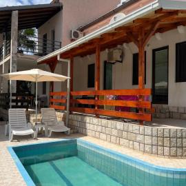 GRAMISI apartments, hotell i Kruče