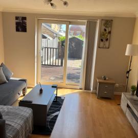 Stylish 2 Bedroom Home In Essex