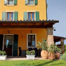 B&B Civico 61, hotel i Pastrengo