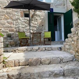 Studio Mirjana, Hotel in Prvić Luka