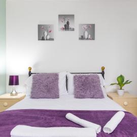 Newly refurbed, 5BR, Sleeps 12، فندق في نورثامبتون