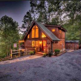 Mystic Creek Retreat (next to Blue Ridge): Mineral Bluff şehrinde bir otel