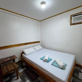 Bearbys Homestay Siargao - B, hotell i Catangnan