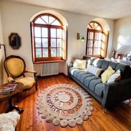 Cretallaz - Rustic chic with castle view, free parking and WiFi, hótel í Saint-Pierre