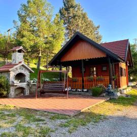 Holiday Home Manda, hotel v mestu Tounj