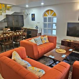 Bungalow Dona Spacious 4BHK in Dona Paula、ドナ・ポーラのホテル