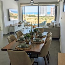 Luxury Sea View Apartment in Aphrodite Park Residence, hotel in Ghaziveran