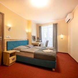 Złote Pióro, hotell i Nisko