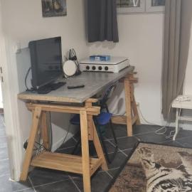 Joli studio dans ma maison, хотел в Лимоне