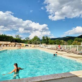 Camping maeva Escapades Ludo Parc, hotel in Lussas