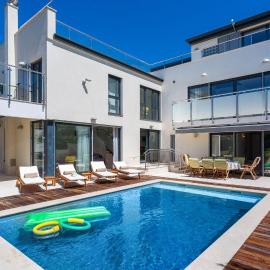Gorgeous Home In Njivice, hotel in Njivice