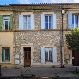 Maison de style tout confort, position idéale, avec clim et petit extérieur, Hotel in Orange