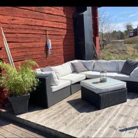 Cabin retreat in the archipelago – hotel w mieście Djurhamn