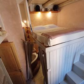 Casaluna, chambre climatisée dans maison de village