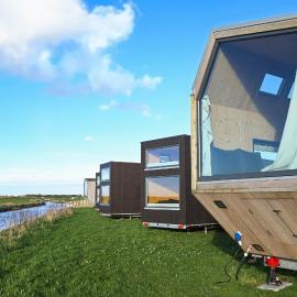 Tiny House Pioneer 17 Zur Meerseite - Green Tiny Village Harlesiel, hotelli kohteessa Carolinensiel