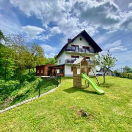 Holiday Home Maklen Gorski kotar with sauna and jacuzzi, hotel i Brod Moravice