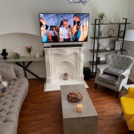 2 Bedroom Home Near Tube Station Easy London Access Peeams Abode