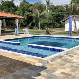 Casa de Campo com Piscina e Churrasqueira: Quadra'da bir otel