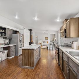 Black Moose - Pet friendly - Trailer parking - Wood stove - Single level, hotel in McCall