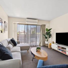 Spacious Holiday Apart on Hay St CBD