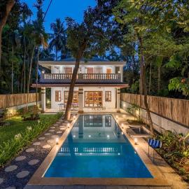 SaffronStays Atmos - 3BR rustic pool villa with projector screen, table tennis, carrom & cozy family spaces in Nagaon