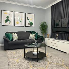 Luxury Home in Greater London - Rainham, hotel in Rainham