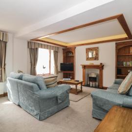 Whidbey Luxury Apartment, hotel in Plymouth