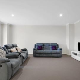 Modern Pakenham Family Home near Lakeside, hotel a Pakenham