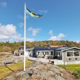 3 Bedroom Amazing Home In Tjörn