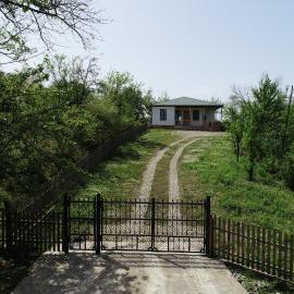 Renovated 3-bedroom House in Nature - Iskia Estate