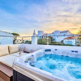 Stunning 2-Bedroom Beach Retreat in Vale do Lobo