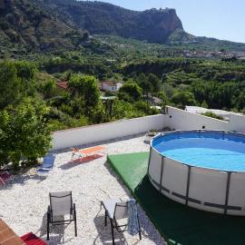 Moclín में, होटल Villa La Gaviota - Piscina, jardín y barbacoa junto Ruta del Gollizno