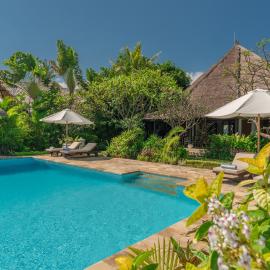 Gorgeous beachfront villa Lovina, hotelli kohteessa Banjar