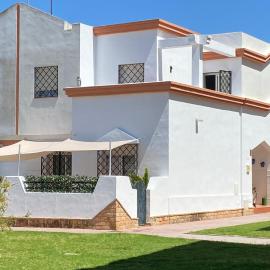 Casa Naranjos Playa Luz, готель у місті Рота