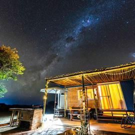 BellaTiny, Tiny House & Gypsy Wagon, hotel in Ondekaremba