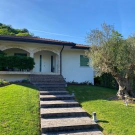Viesnīca Welc-ōM Luxury Hillside Retreat pilsētā Galciņano