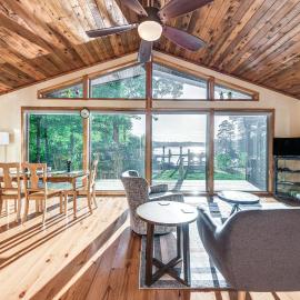 Waterfront Lancaster Cabin ~ 10 Mi to Kilmarnock!, hotel in Kilmarnock