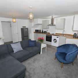 Exmouth - Apartment 1, Strand House - Modern 2 Bedroom Apartment, Perfect Location For Access To Beach & Town Centre - Sleeps 4 Guests - NO PARKING - Hosted by RENTMYHOUSE