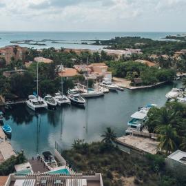 Brand new Studios and Apartments, khách sạn ở Puerto Aventuras