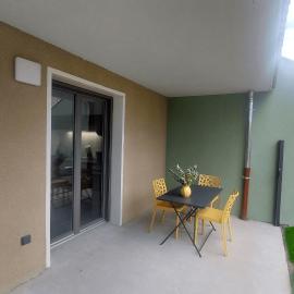Appartement avec terrasse LO du Lac - Paladru, Hotel in Paladru