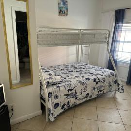 B2 Best Value on Private Bedroom with Private Bathroom in Little Havana, Miami โรงแรมในไมอามี