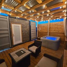 Serene desert oasis hot tub, fam friendly!