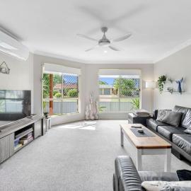 Wattlebird Lane - Sunny Family Friendly Abode, hotel in Hervey Bay