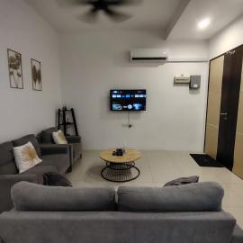 JNJ Miri Homestay - Miri Serene Shangrila, Luak with 4-bedroom, hotel din Miri
