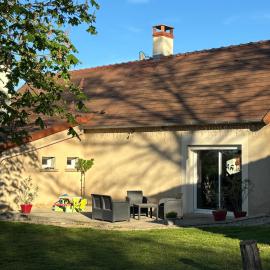 Maison avec grand jardin clos en forêt de Tronçais