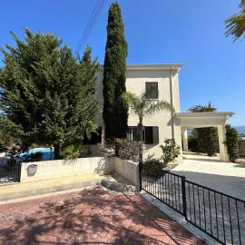 Beach villa Camelia, hotel in Neo Chorio