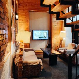 Urban Monkey Tent hostel & bar